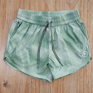 Backcountry Topo River Shorts 💚